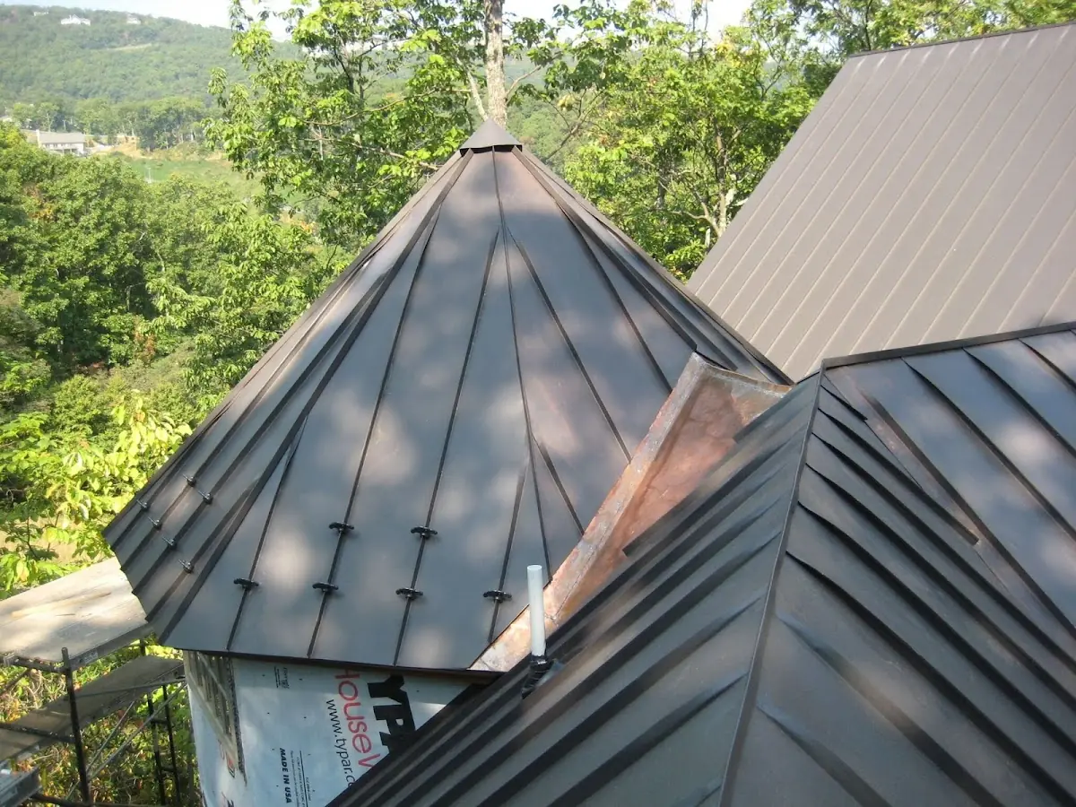 Professional Shingle Replacement & Repair by Craftsman Roofing in King Field